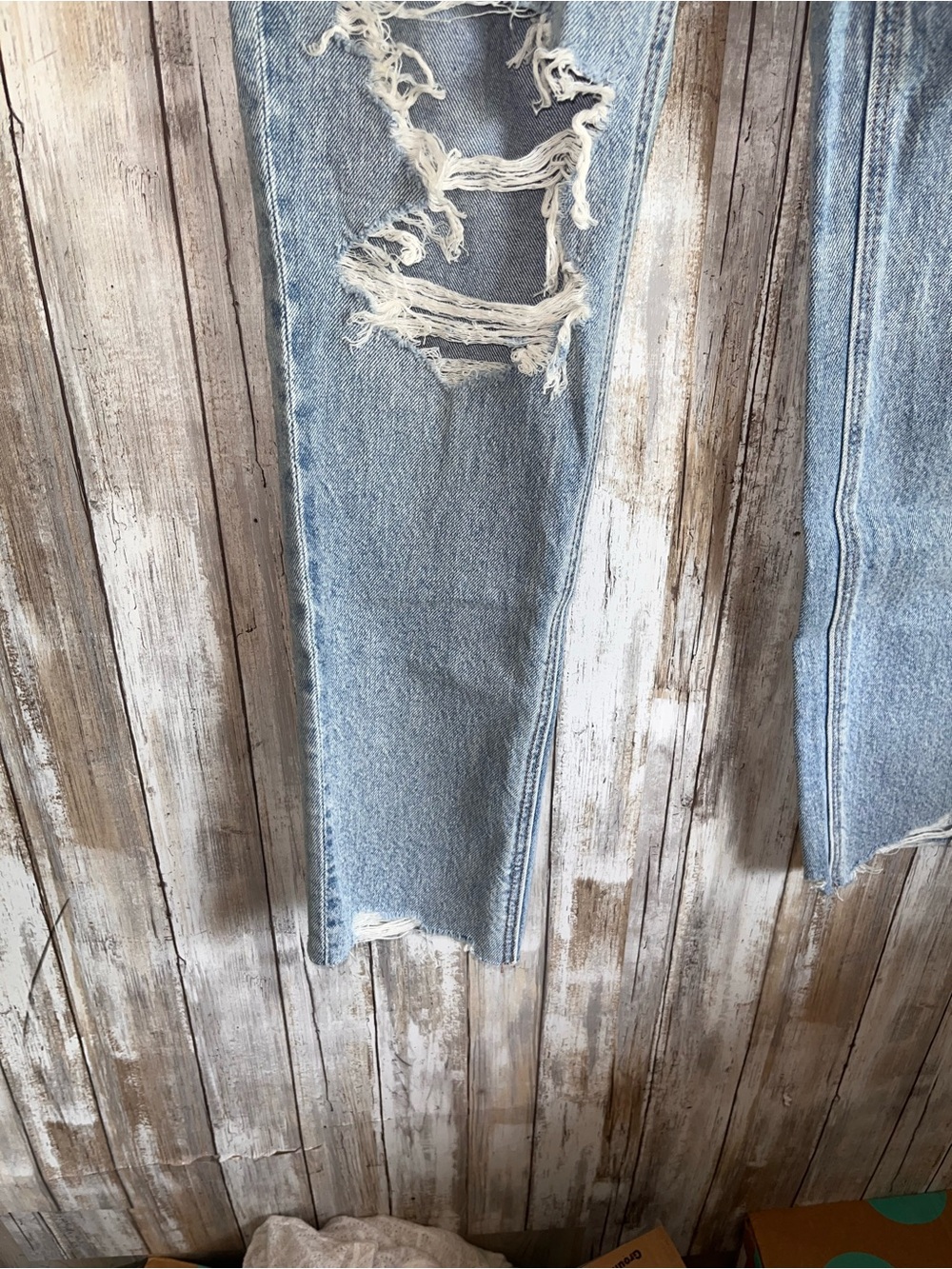 American Eagle Strigid Mom Jeans Size 0 Light Wash Distressed Ripped NWT - Picture 3 of 5